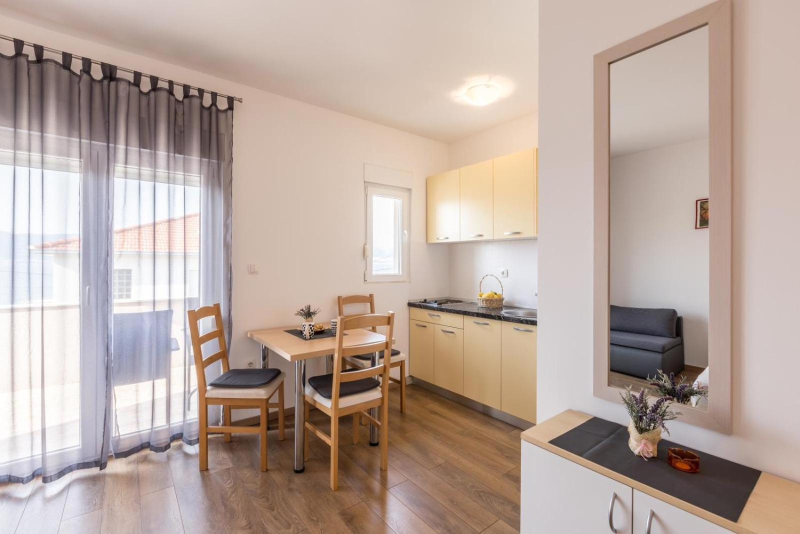 Apartments Ivo
