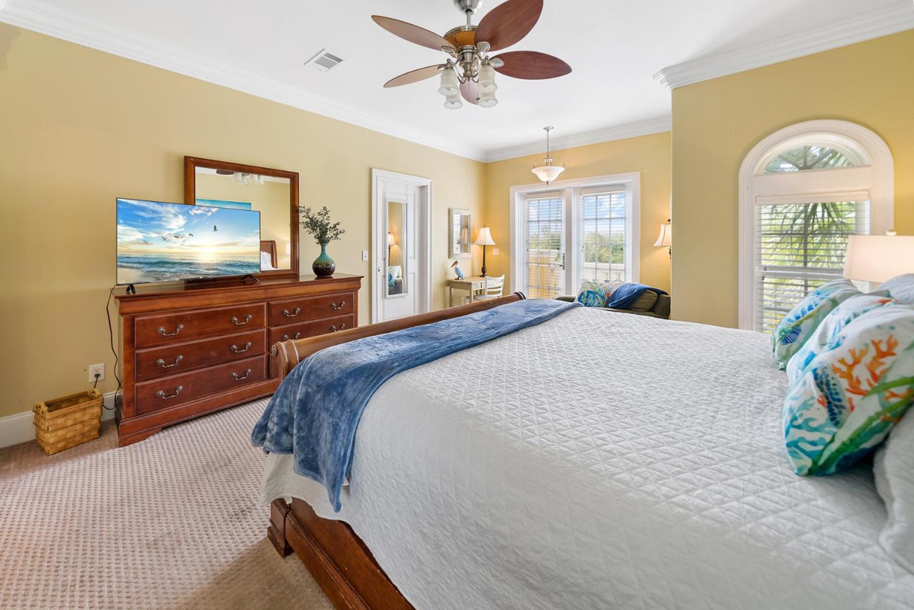 Summer Special, Lux 4BR House Sleeps 12, Pool, Elevator, King bed, photo 22