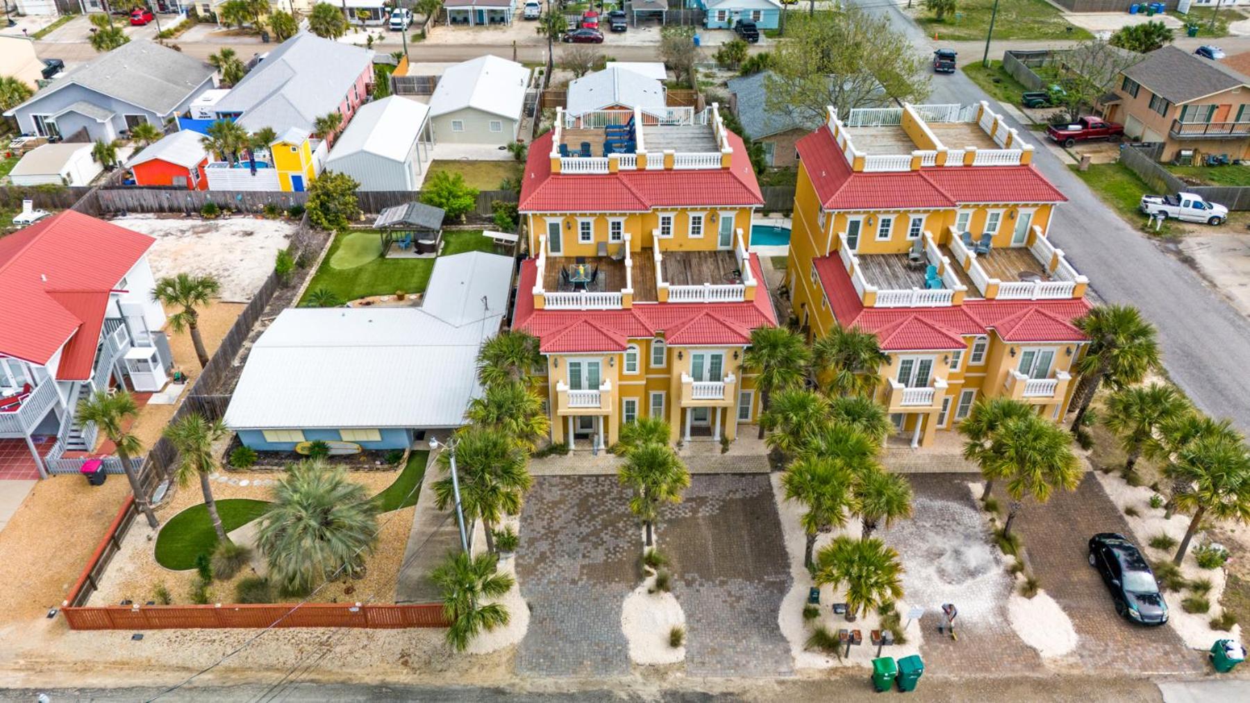 Summer Special, Lux 4BR House Sleeps 12, Pool, Elevator, King bed