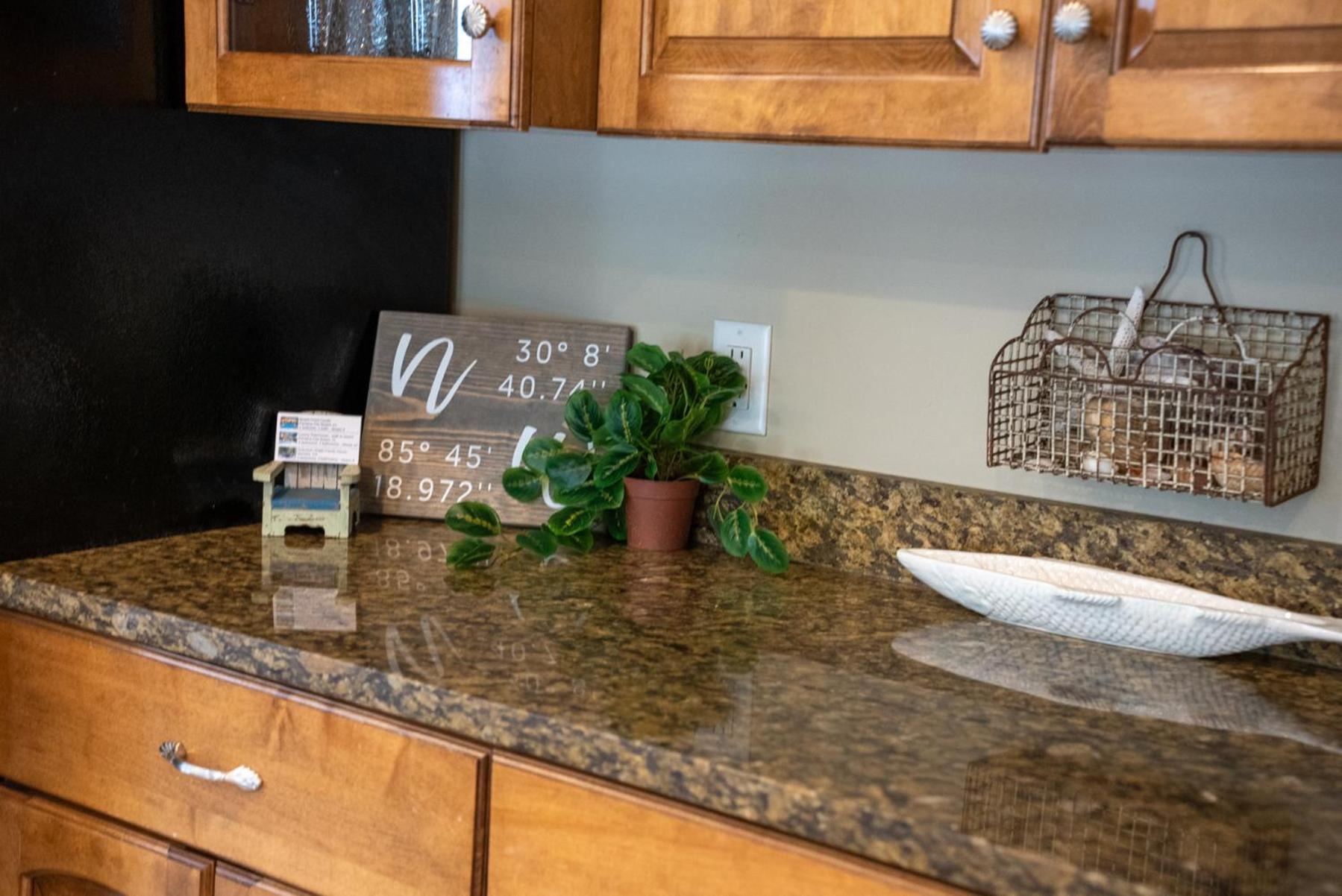 Summer Special, Lux 4BR House Sleeps 12, Pool, Elevator, King bed, photo 69