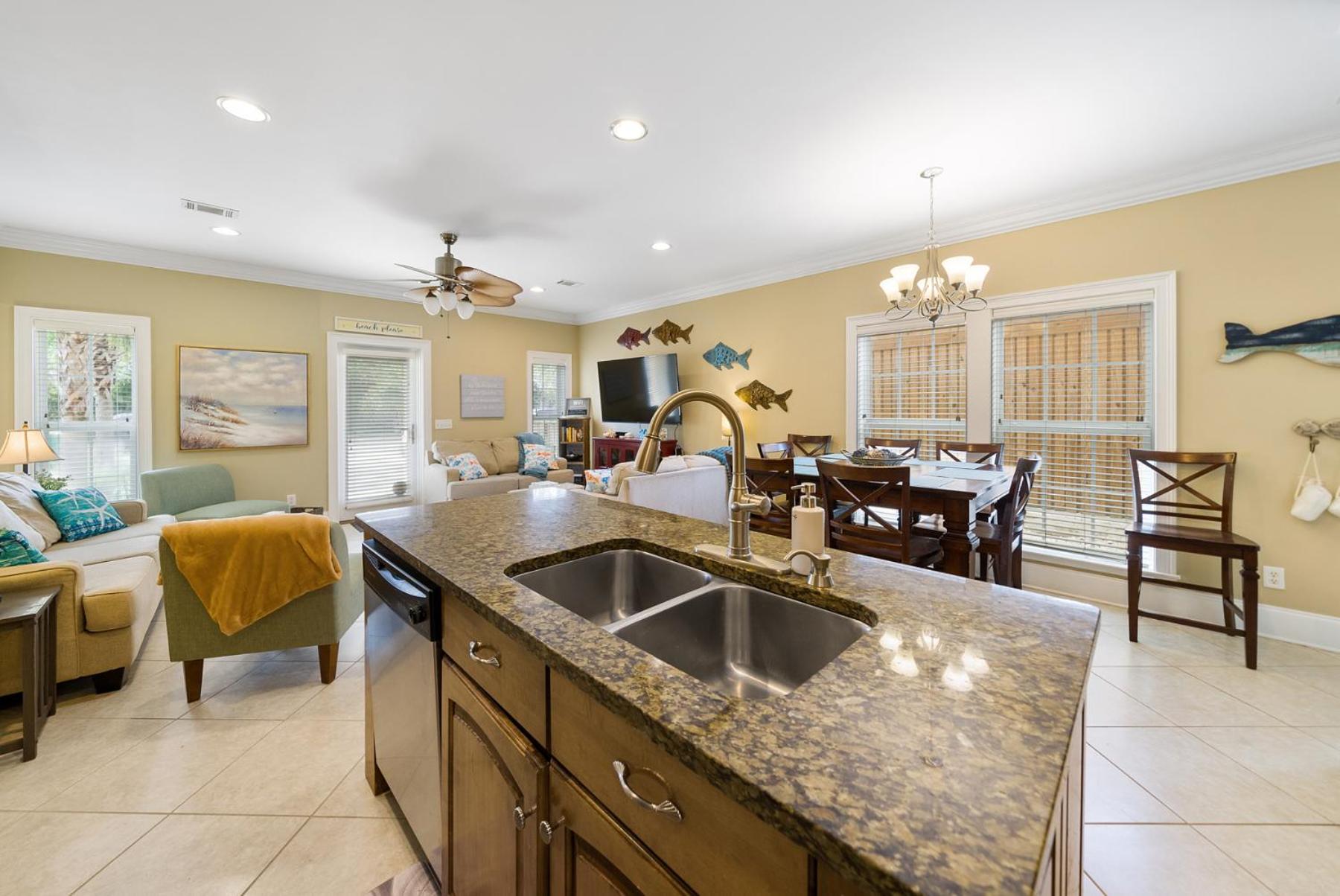 Summer Special, Lux 4BR House Sleeps 12, Pool, Elevator, King bed, photo 10