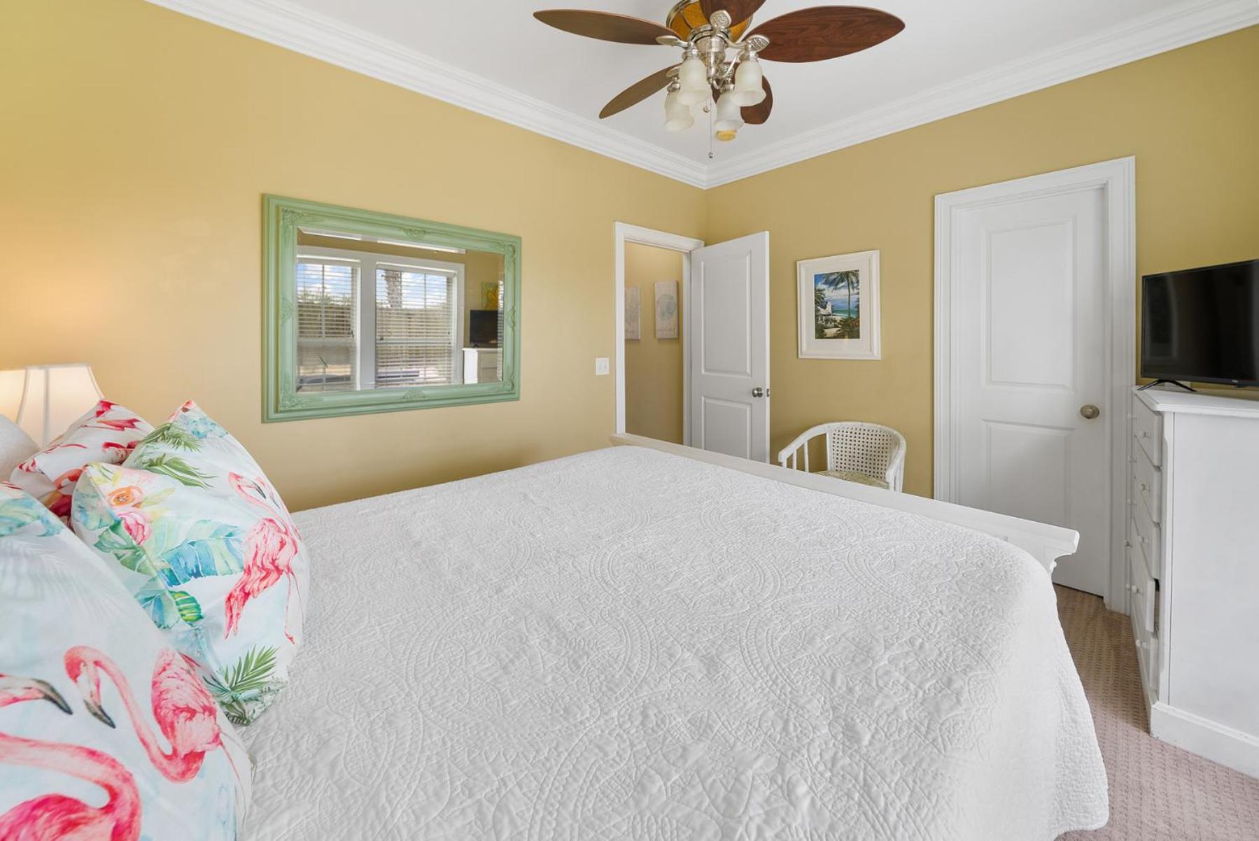 Summer Special, Lux 4BR House Sleeps 12, Pool, Elevator, King bed, photo 46