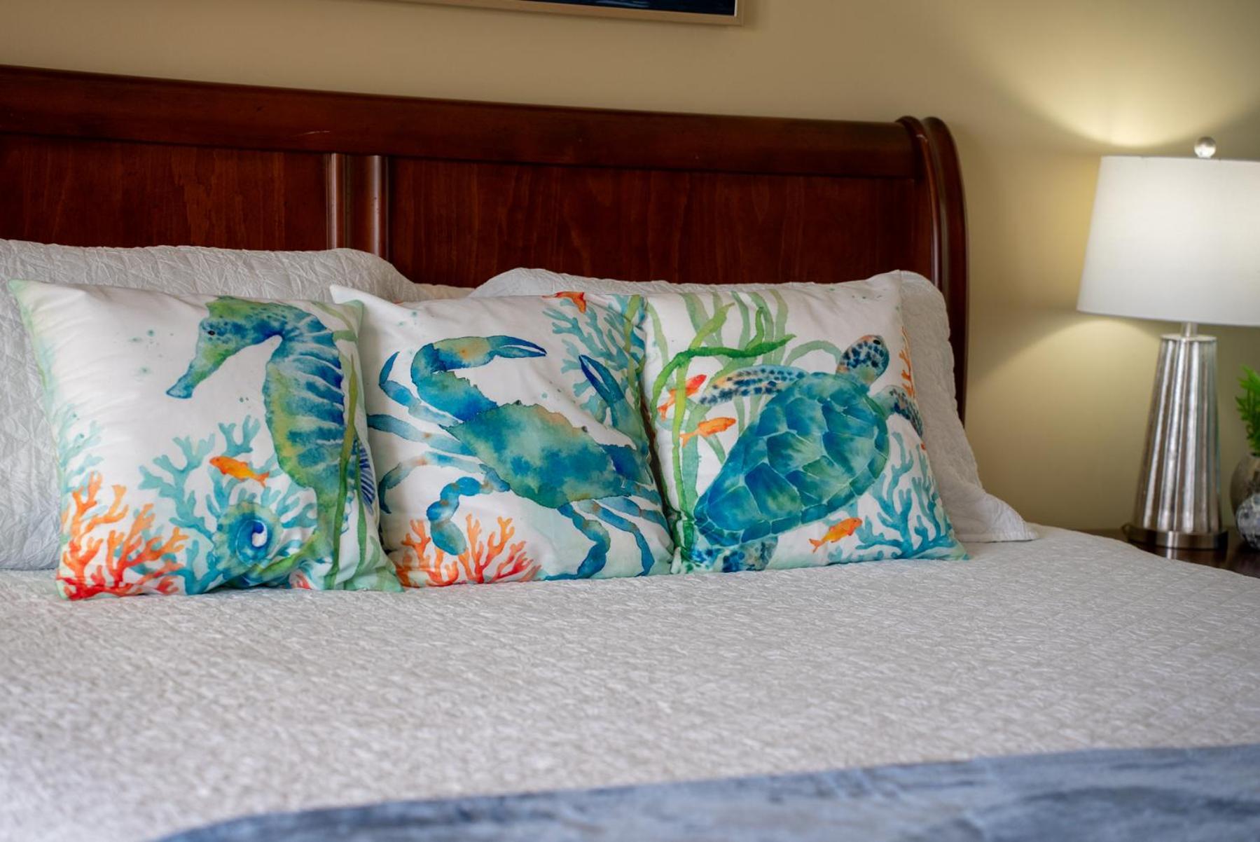 Summer Special, Lux 4BR House Sleeps 12, Pool, Elevator, King bed, photo 24