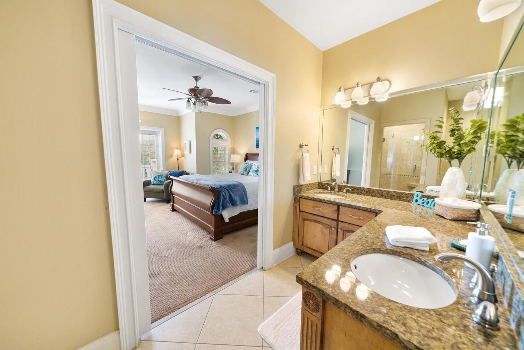 Summer Special, Lux 4BR House Sleeps 12, Pool, Elevator, King bed, photo 49