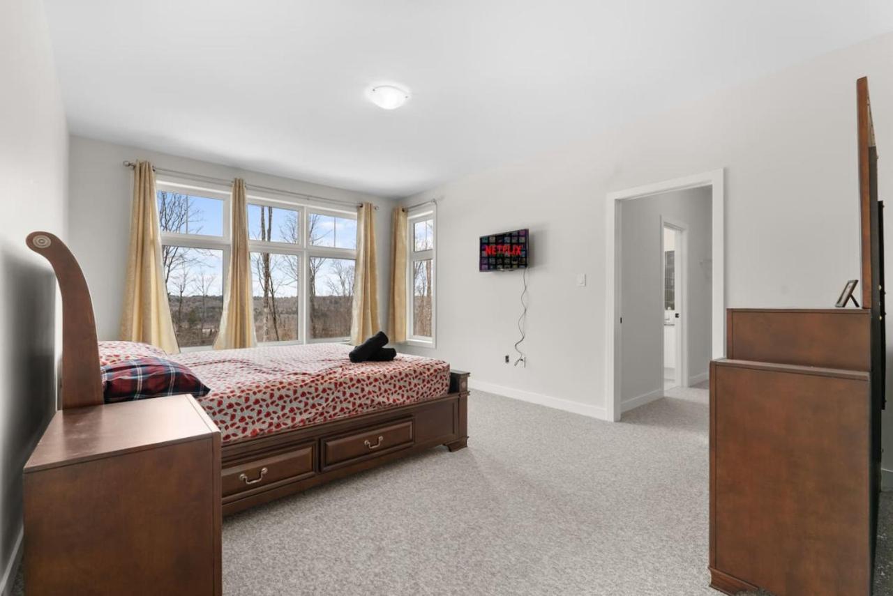 Huntsville Vacations - Muskoka Retreat Stunning Hilltop Views - Property Image 5