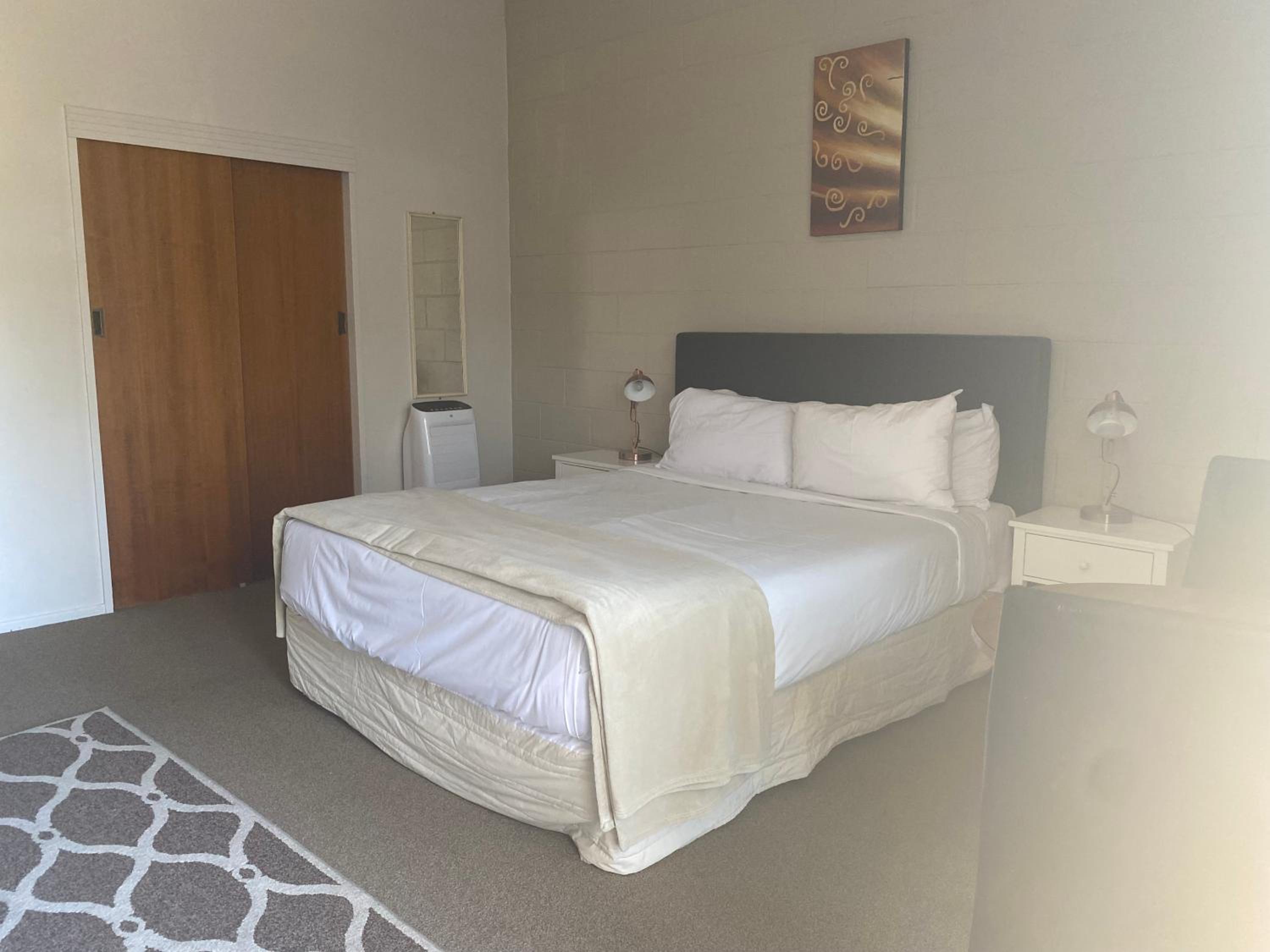 Acorn Estate Motel