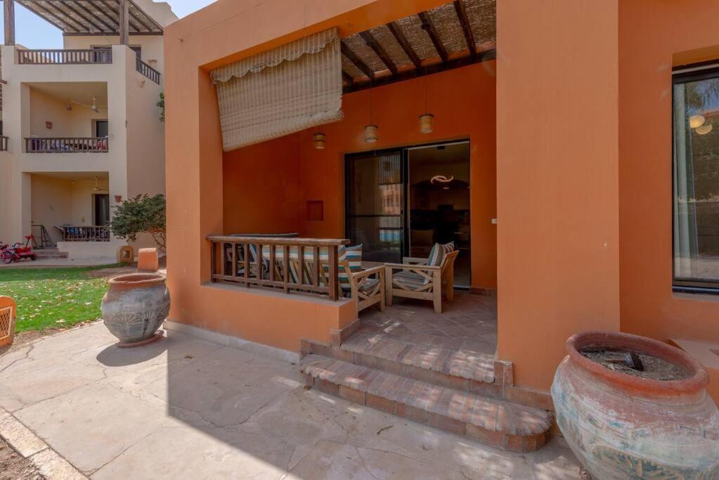 Gorgeous 3BR Townhouse in South Marina. Pool view