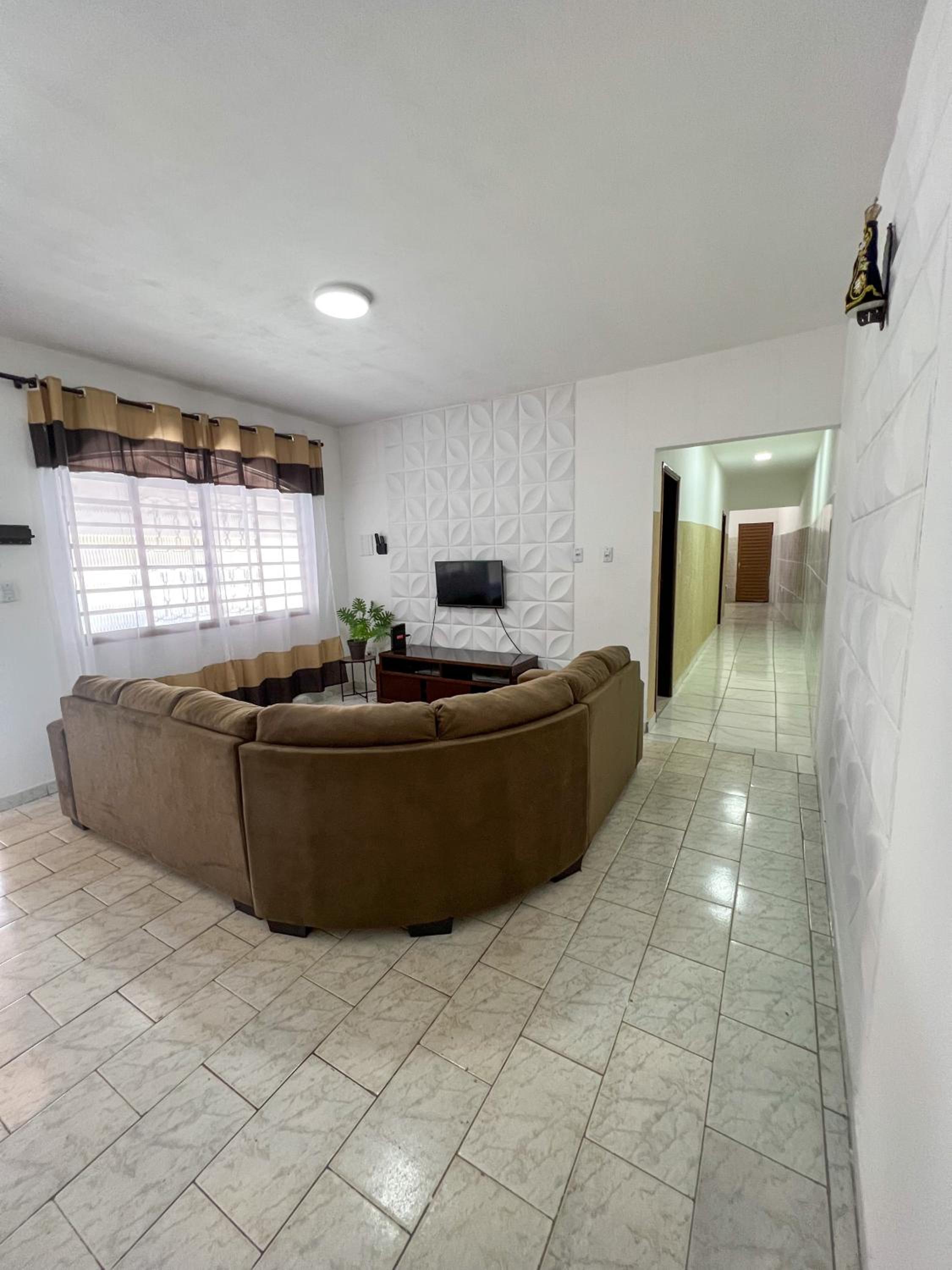 Casa familiar completa próximo ao santuario nacional