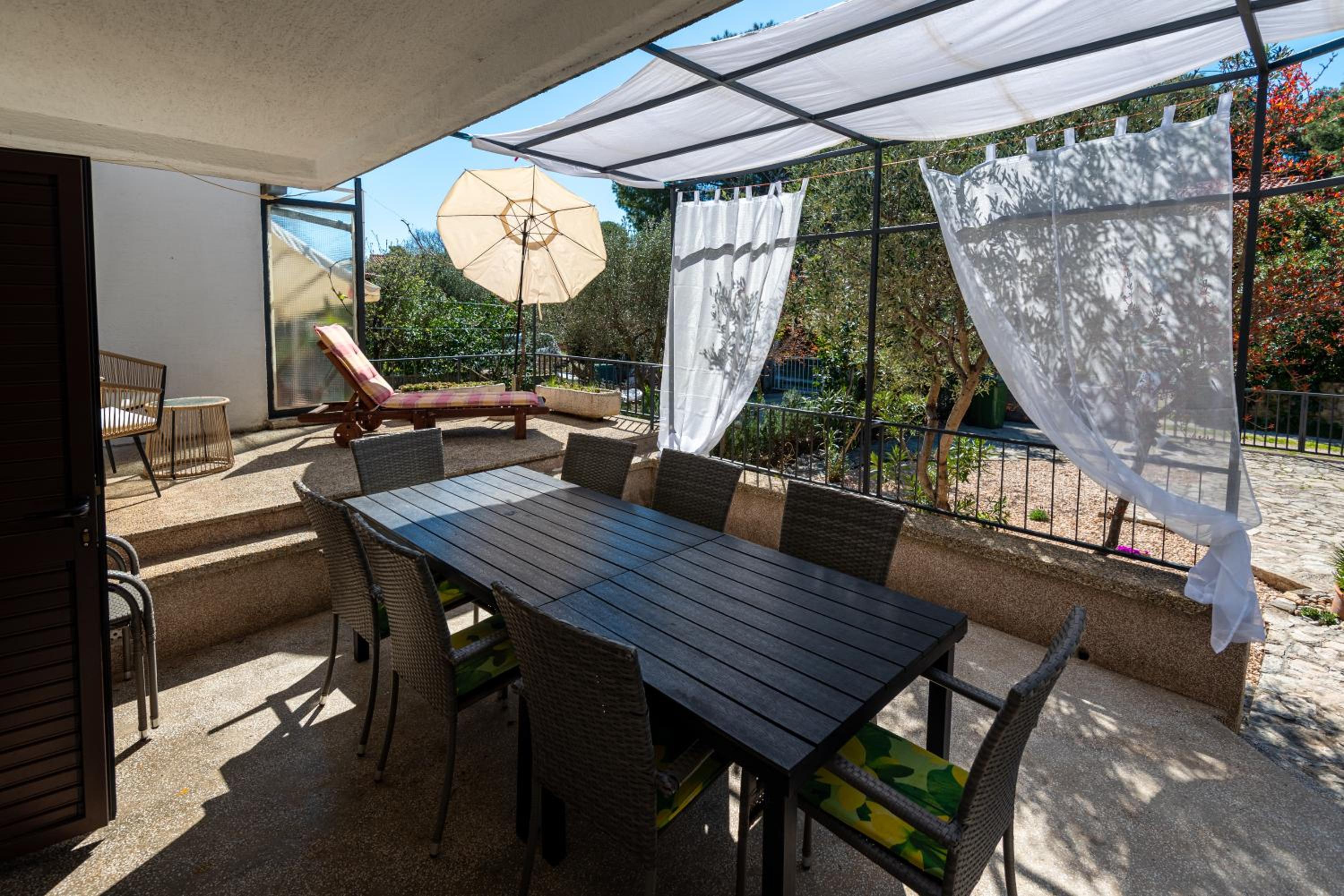 Holiday Home Dolphin view 3