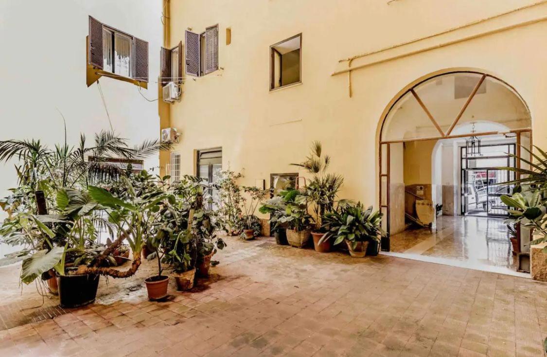 1 Minute from San Pietro - Nicole House