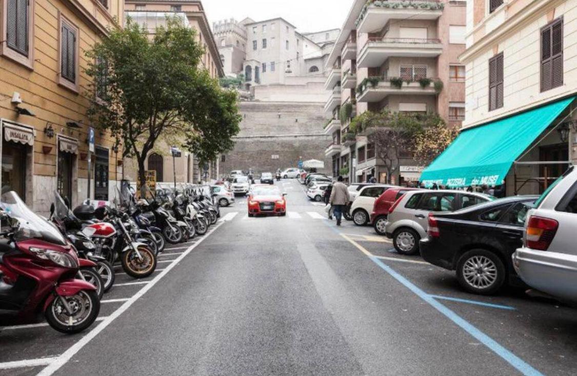 1 Minute from San Pietro - Nicole House
