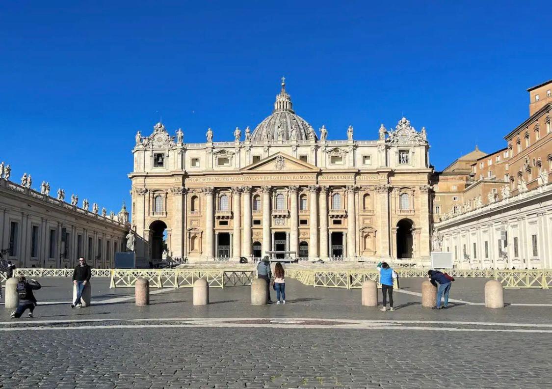 1 Minute from San Pietro - Nicole House