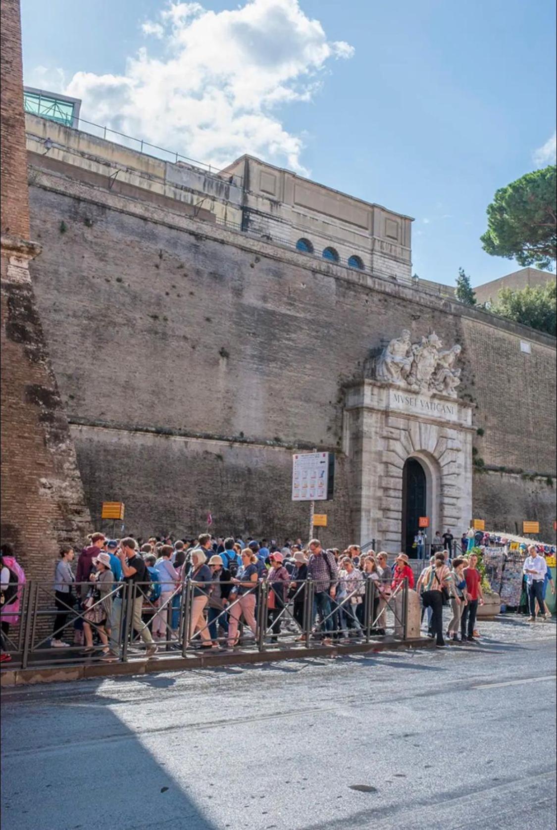 1 Minute from San Pietro - Nicole House