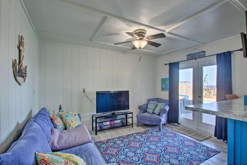 Private Pool/Pier - Beautiful Bayfront Property! view 3