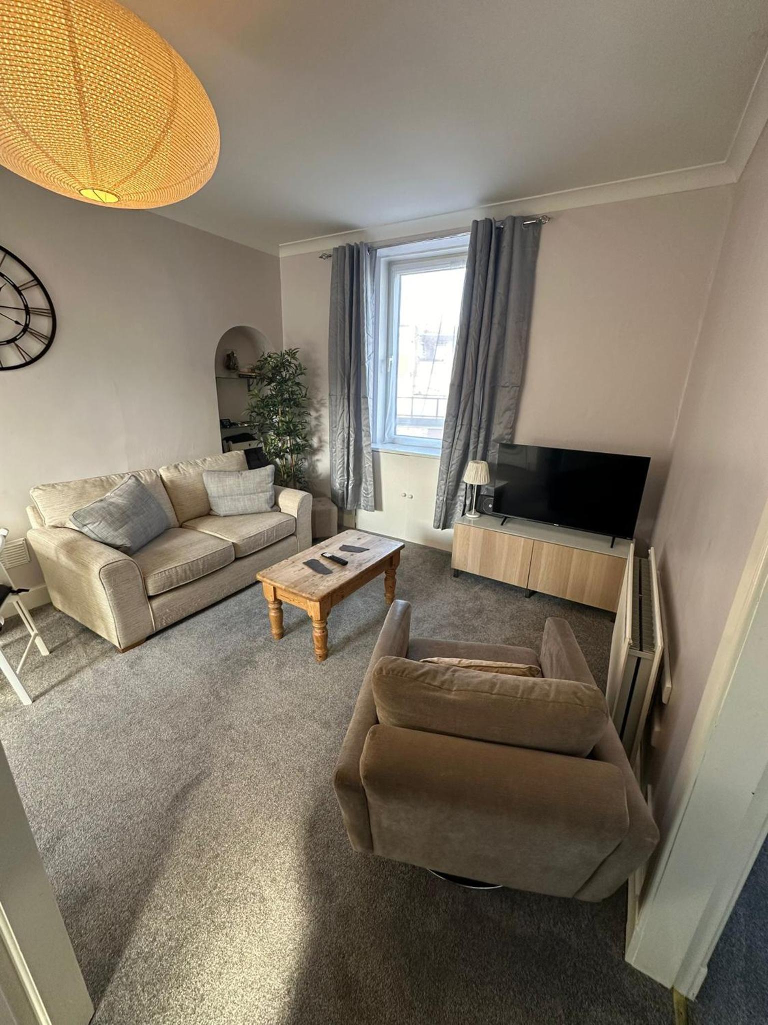 Scott Street Modern Flat view 3