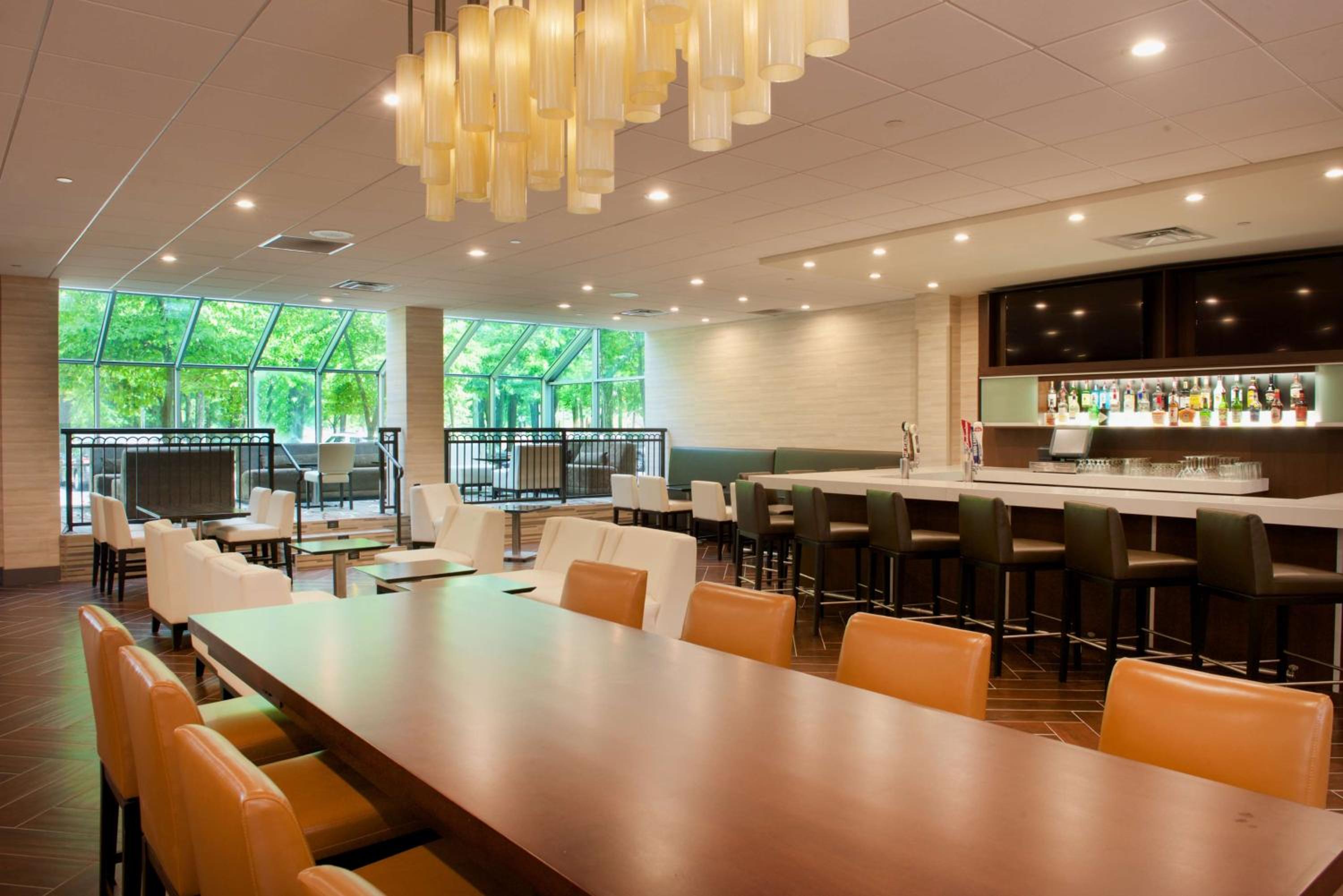 Embassy Suites by Hilton Cincinnati Northeast - Blue Ash - Property Image 1