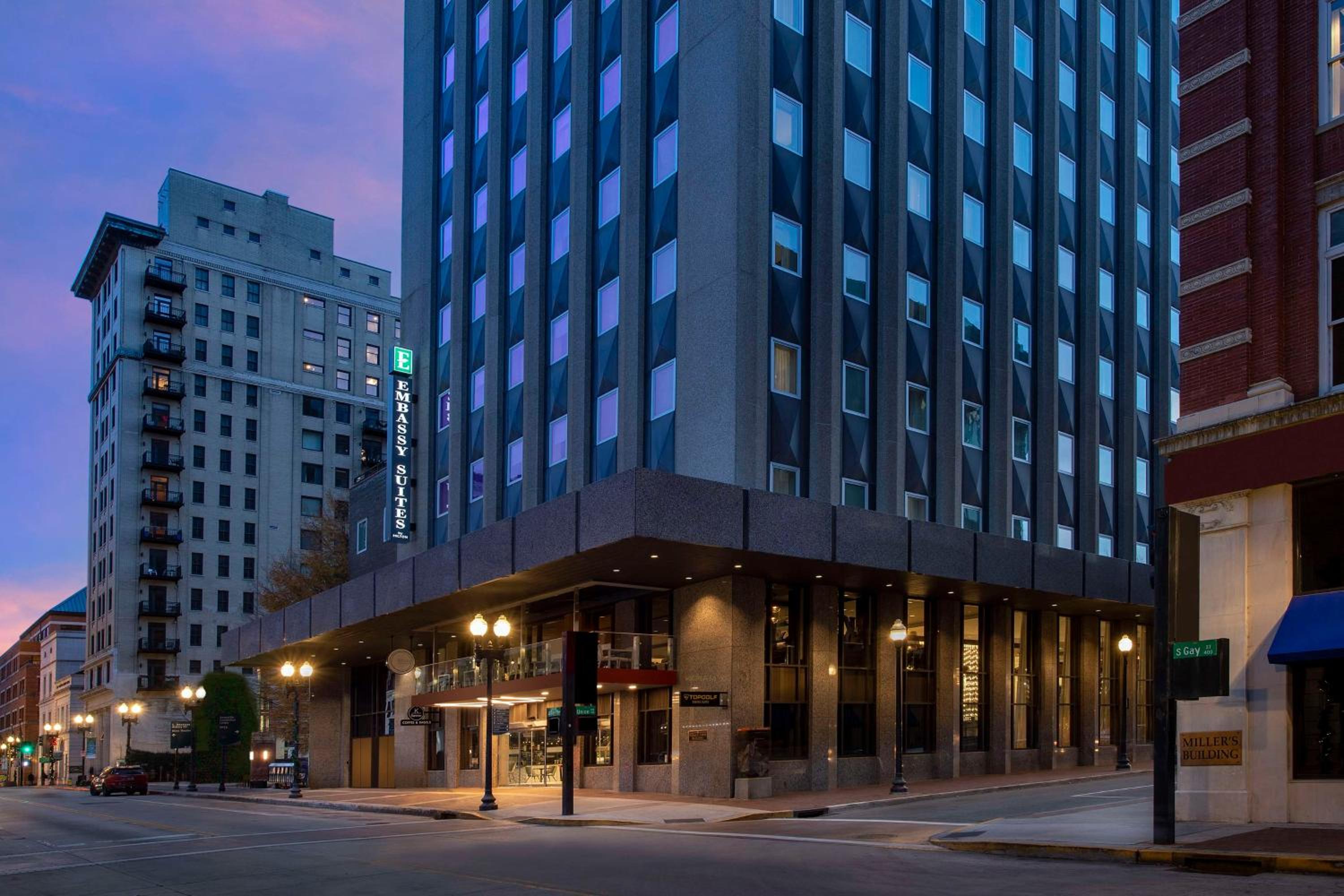 Hotel Embassy Suites By Hilton Knoxville Downtown - Image 1