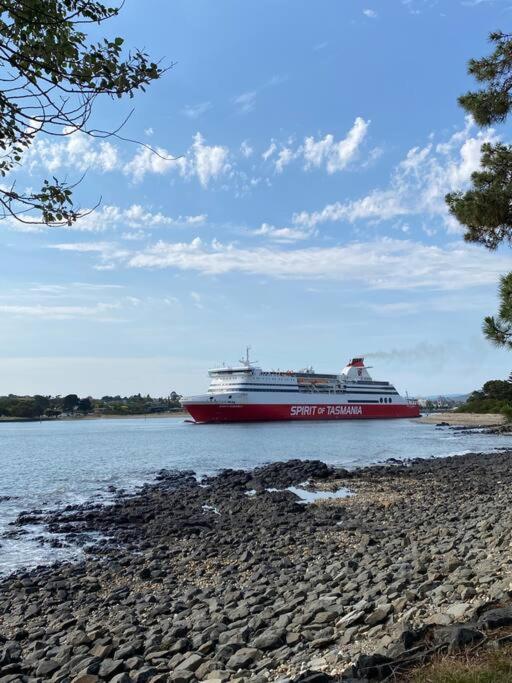 Driftaway@Devonport
