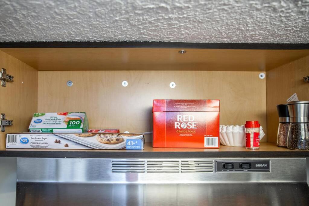 Bright Modern Suite - Netflix - WiFi - Long Stays