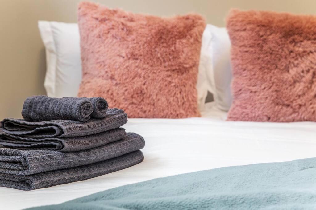 Bright Modern Suite - Netflix - WiFi - Long Stays