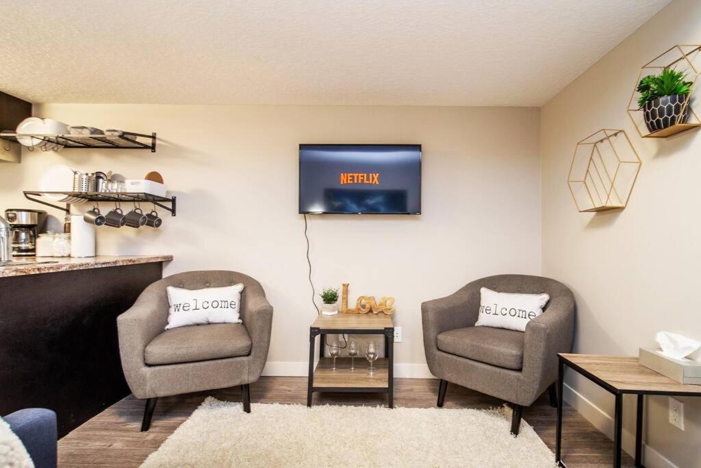 Bright Modern Suite - Netflix - WiFi - Long Stays