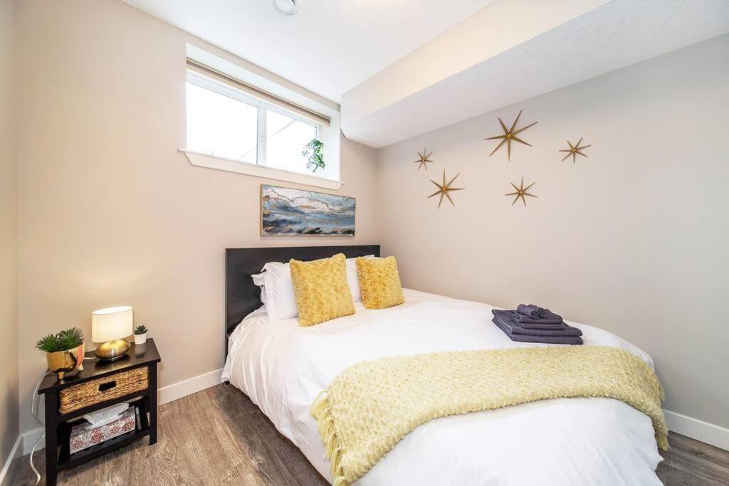 Bright Modern Suite - Netflix - WiFi - Long Stays