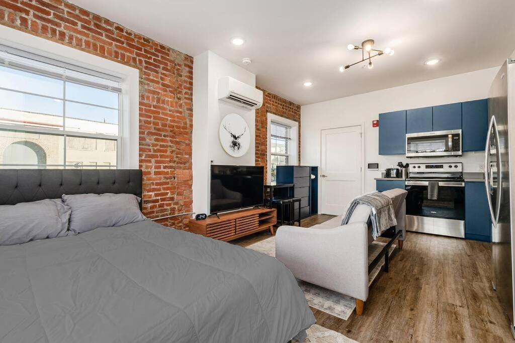 Central Loft with Pool Table! Pet-friendly Haven! view 4