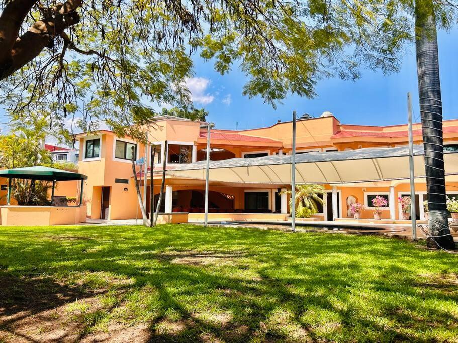 Cuernavaca Pascua Quinta para 28 personas alberca