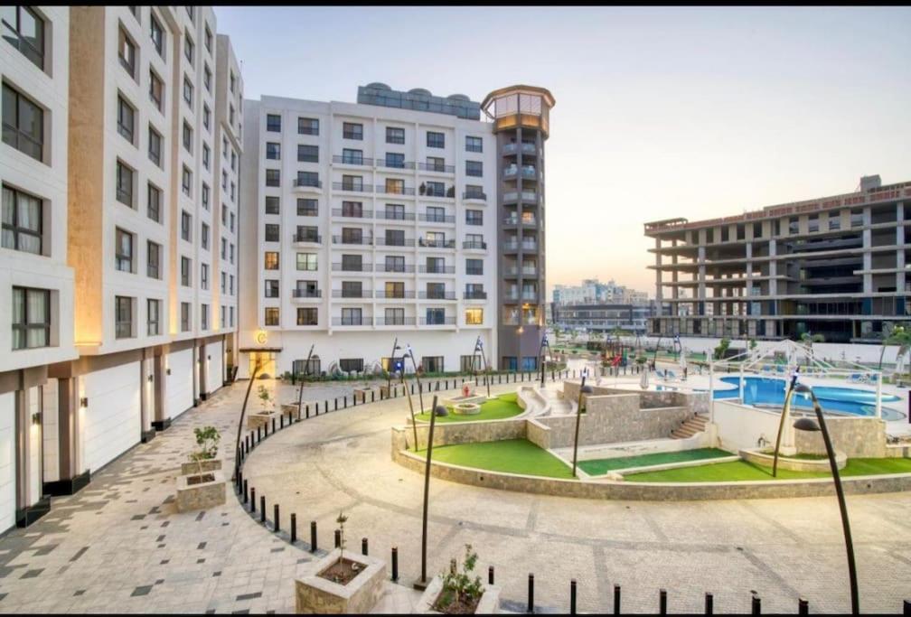 An Elegant Apartment in park mall with lake view