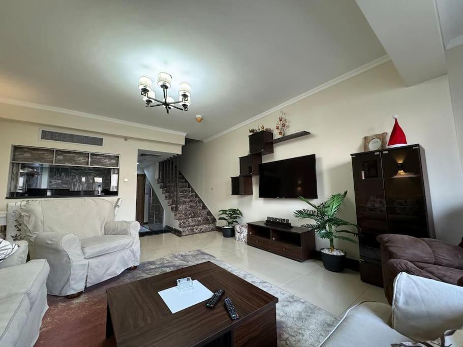 An Elegant Apartment in park mall with lake view