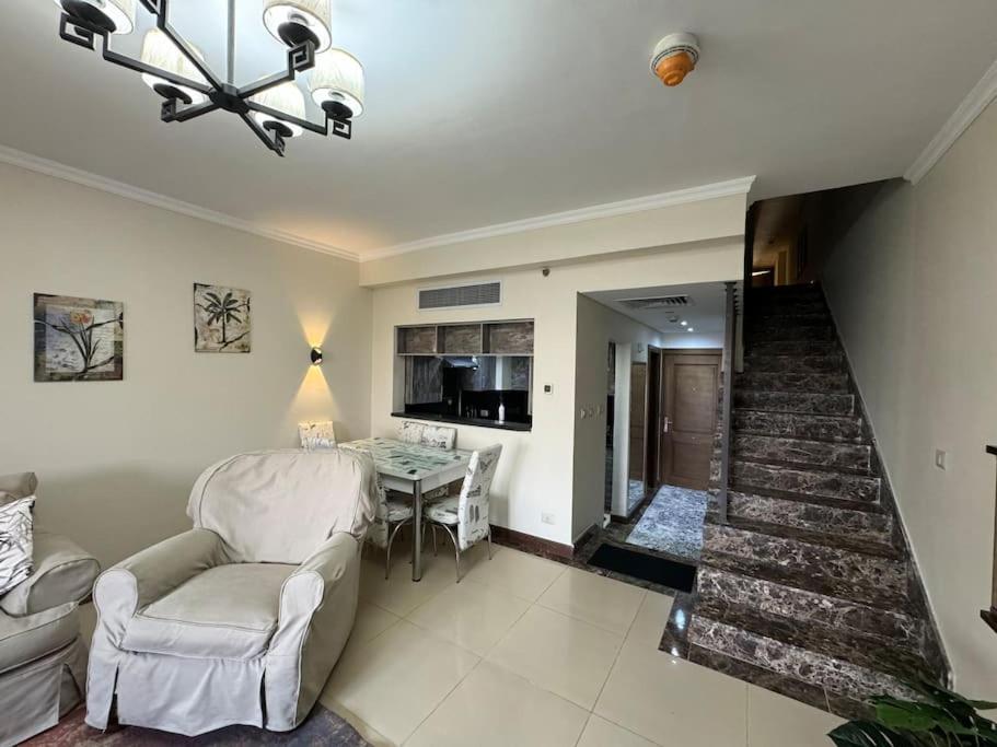 An Elegant Apartment in park mall with lake view