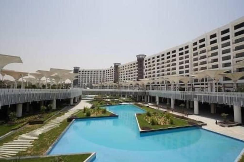 An Elegant Apartment in park mall with lake view