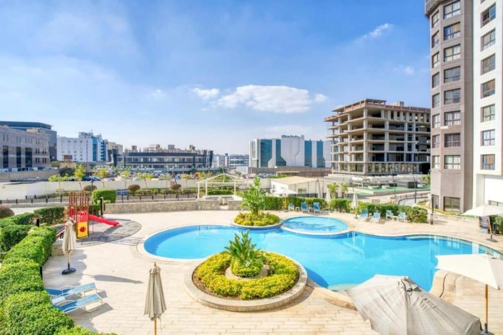 An Elegant Apartment in park mall with lake view