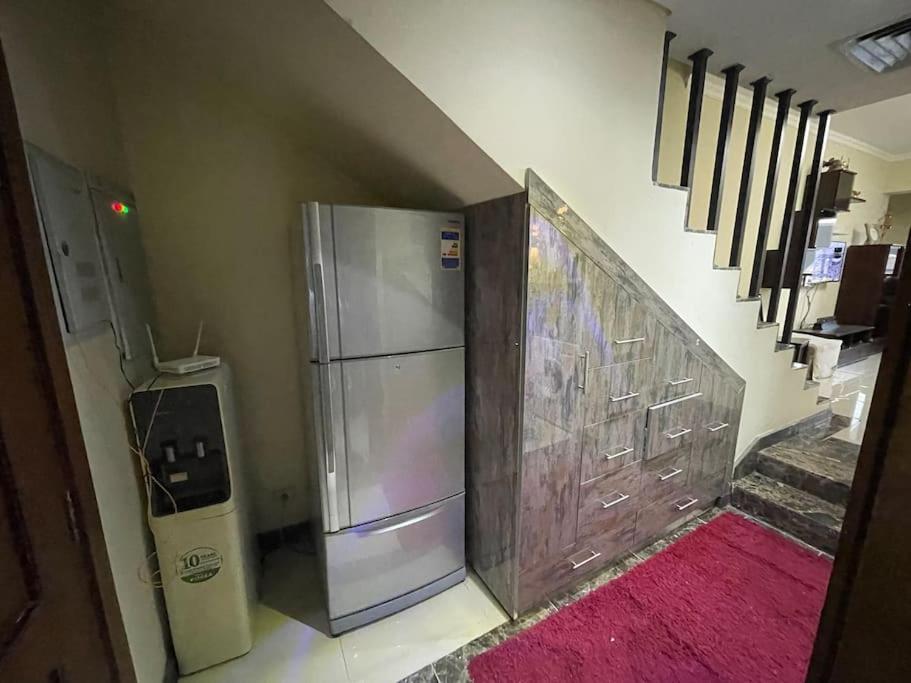 An Elegant Apartment in park mall with lake view