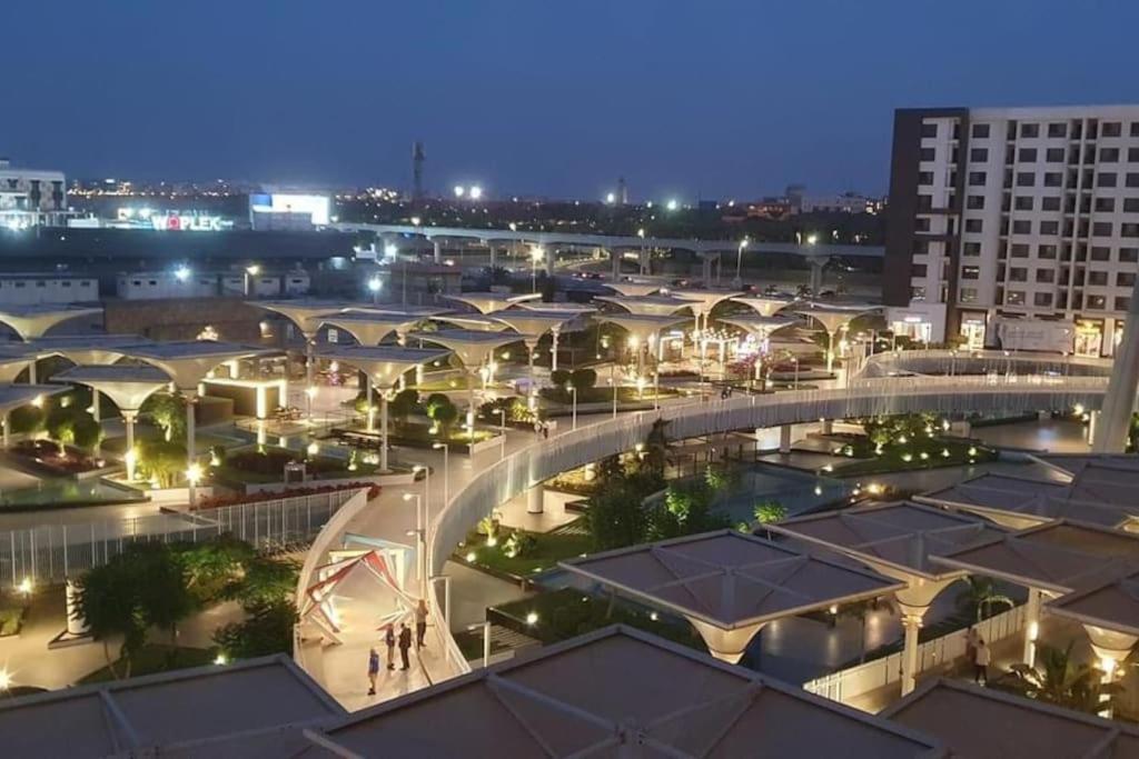 An Elegant Apartment in park mall with lake view
