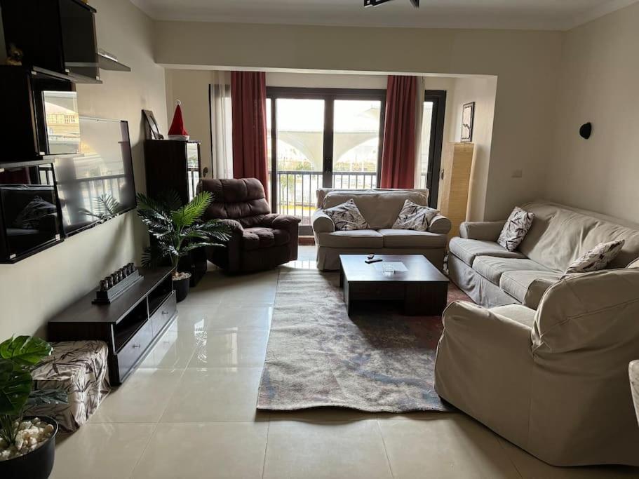 An Elegant Apartment in park mall with lake view