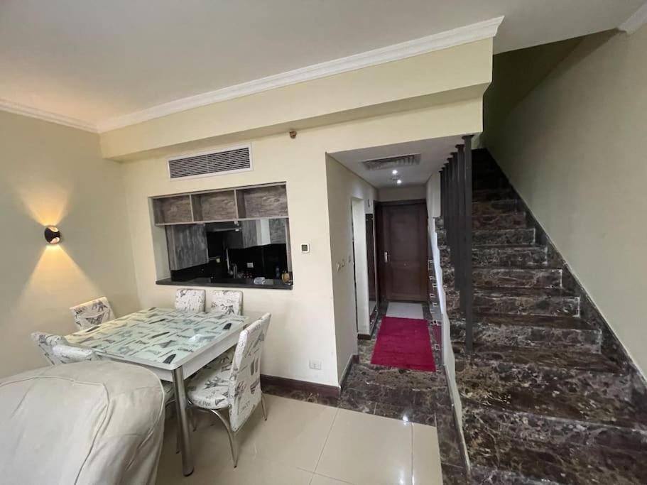 An Elegant Apartment in park mall with lake view