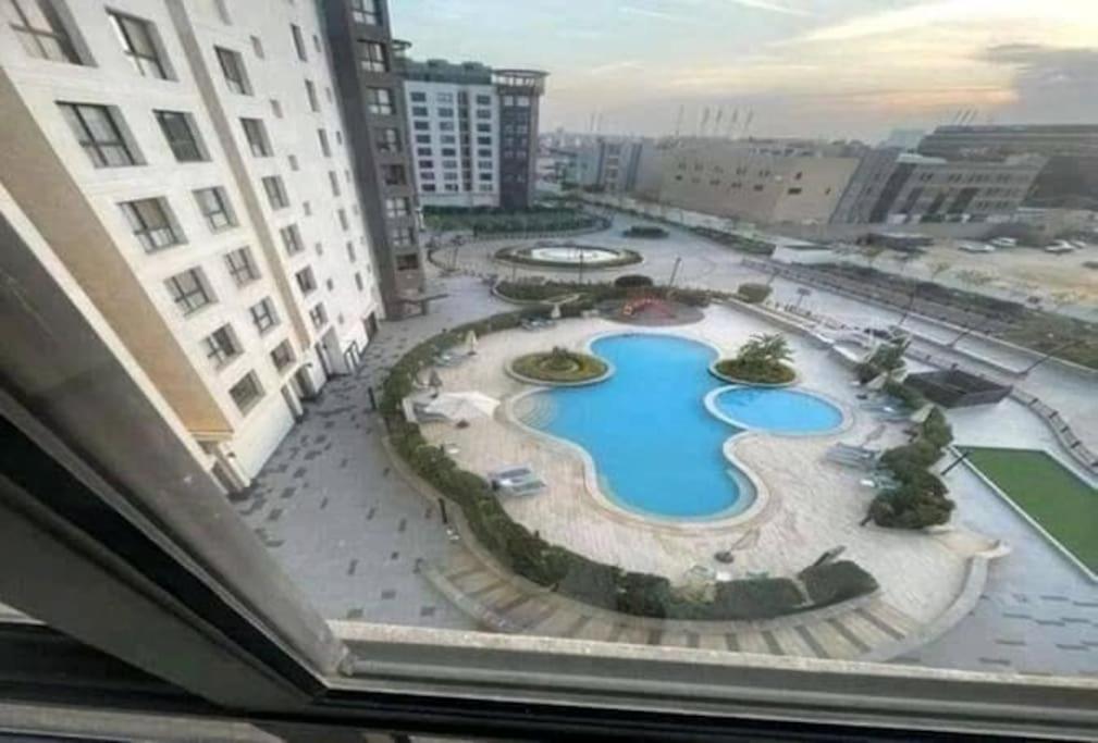 An Elegant Apartment in park mall with lake view