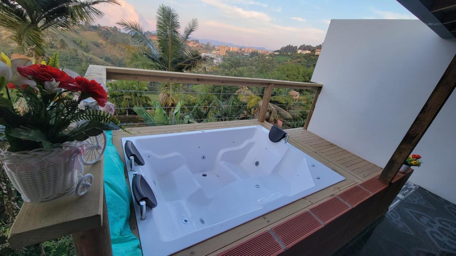 Mayka cabañas con JACUZZI