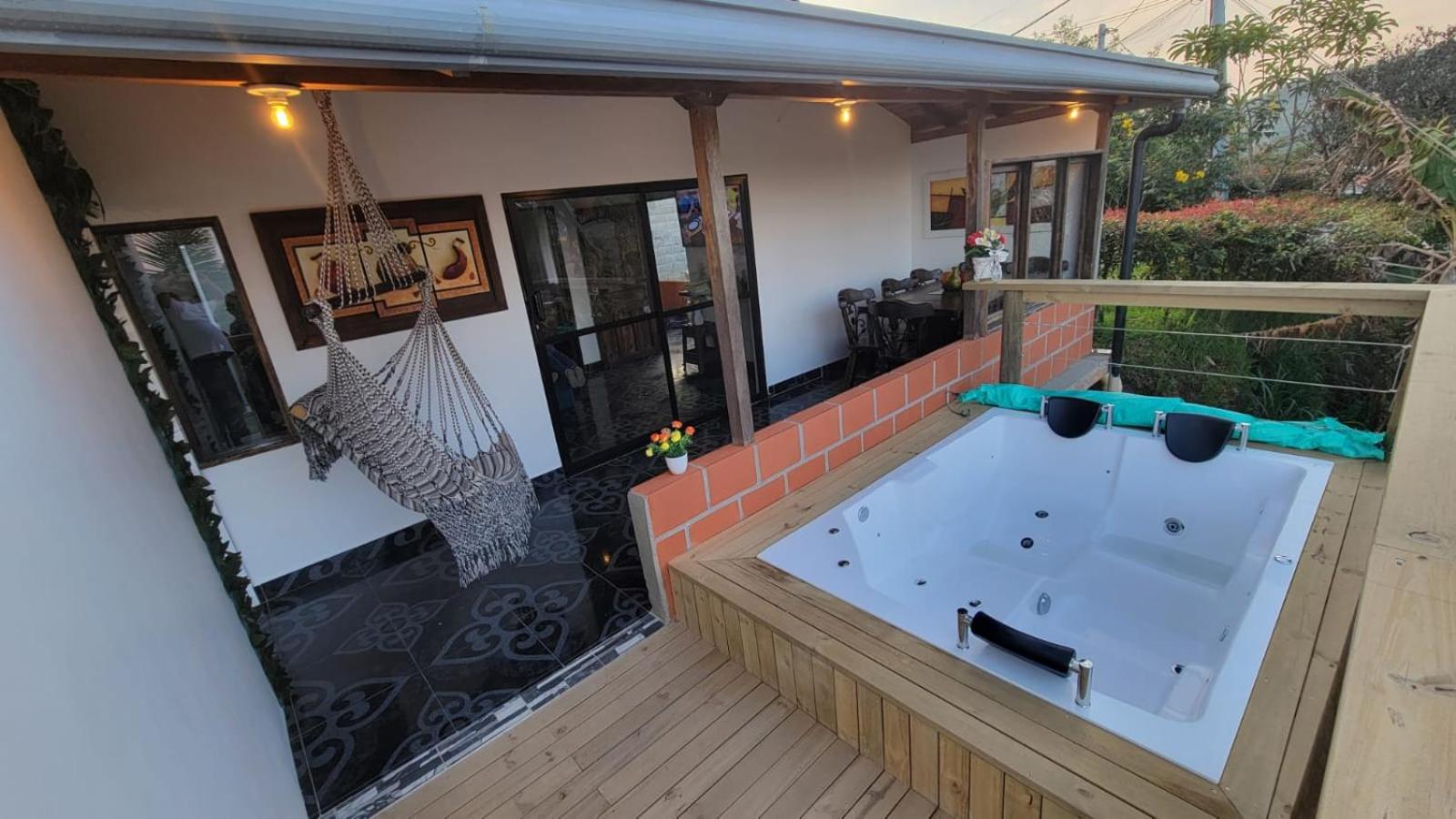 Mayka cabañas con JACUZZI