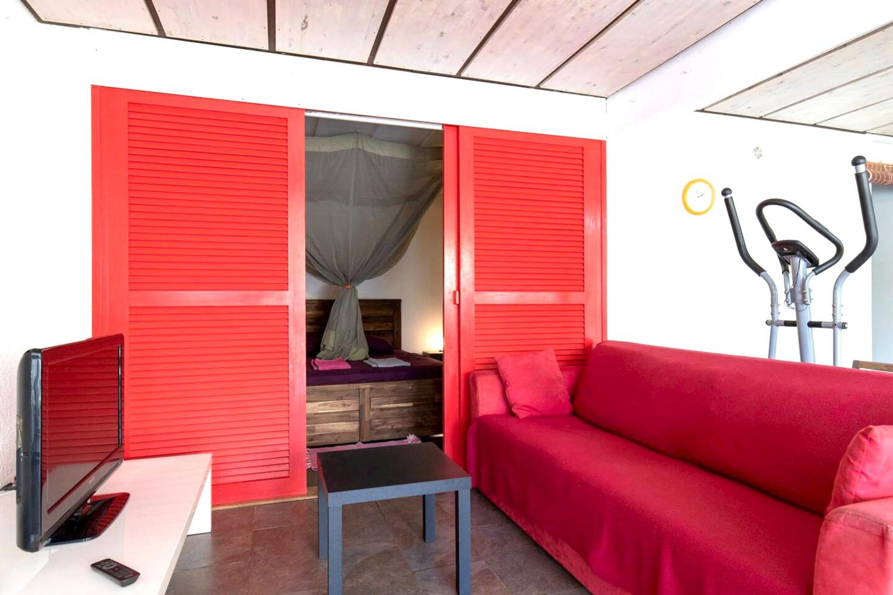 Maison charmante proche de la Petite Ile avec piscine privee view 5