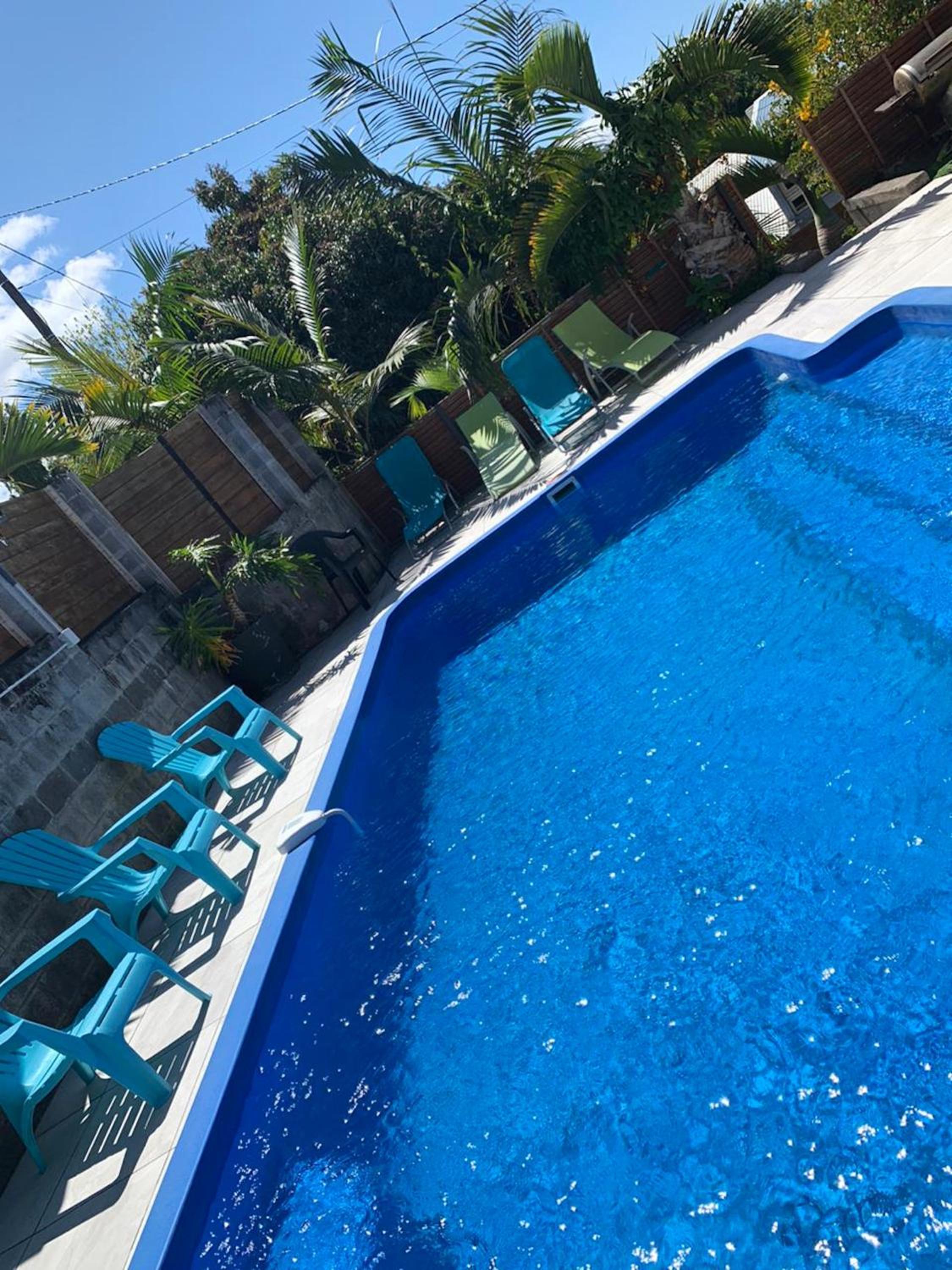 Villa conviviale a L'Etang Sale avec piscine privee