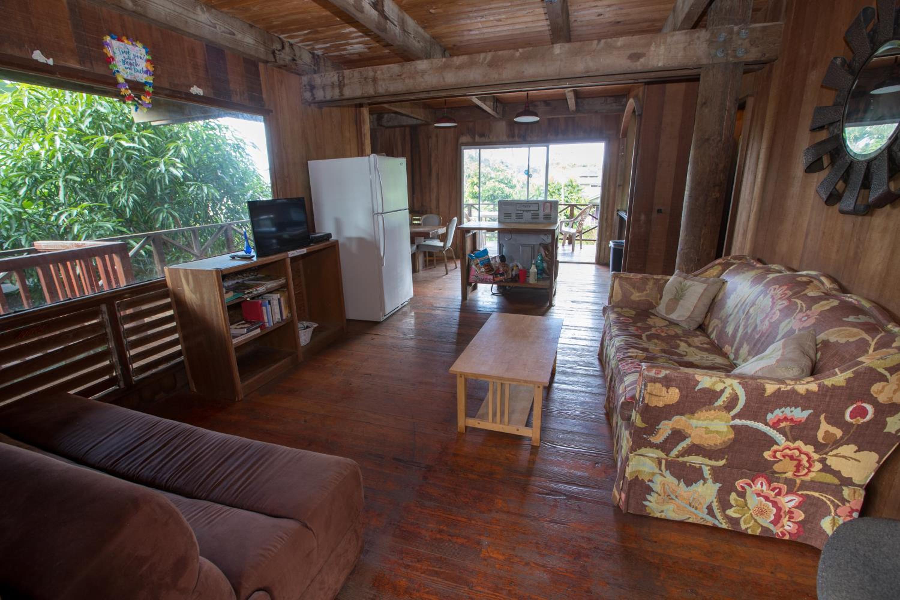 Backpackers Vacation Inn and Plantation Village