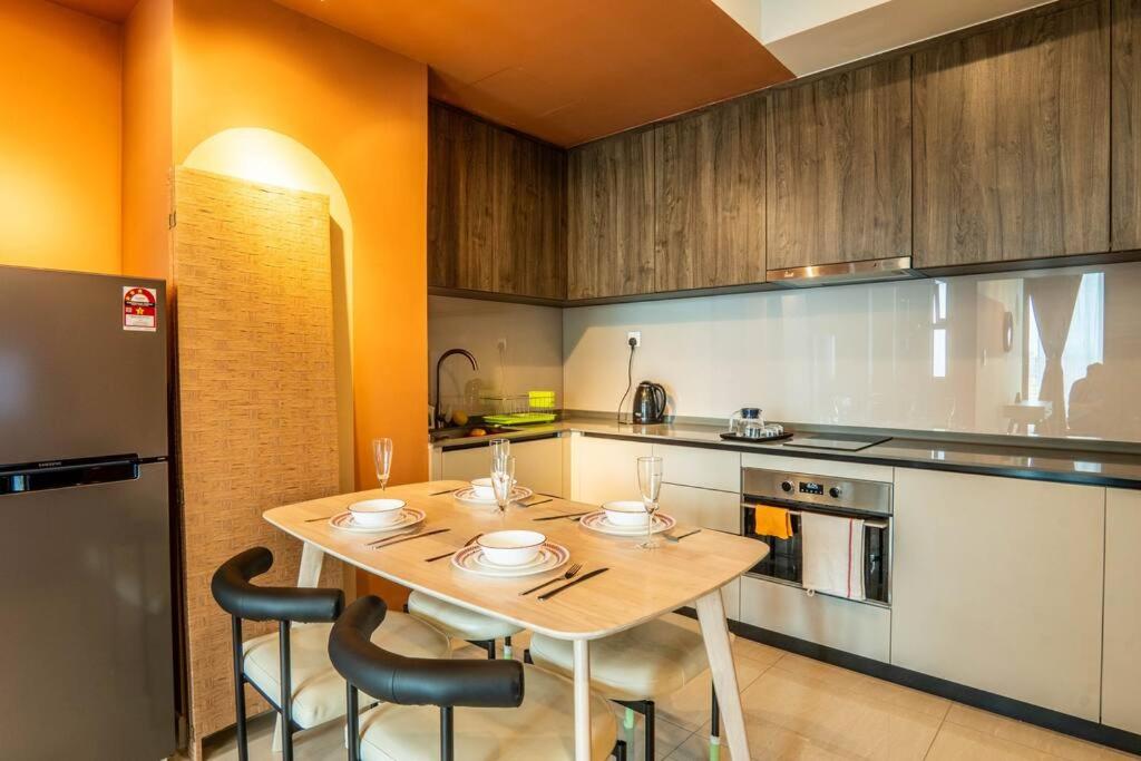 Datum Jelatek Residence by Airhost