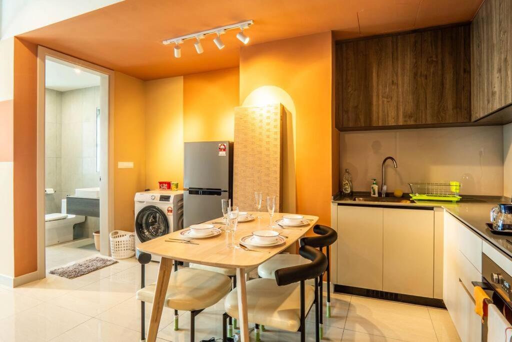 Datum Jelatek Residence by Airhost