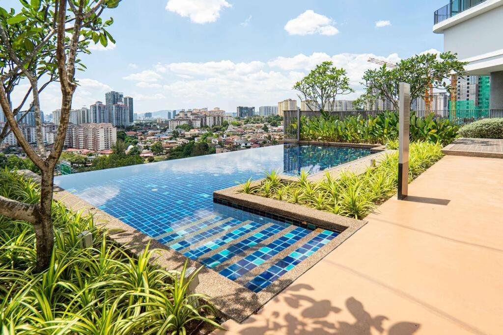 Datum Jelatek Residence by Airhost