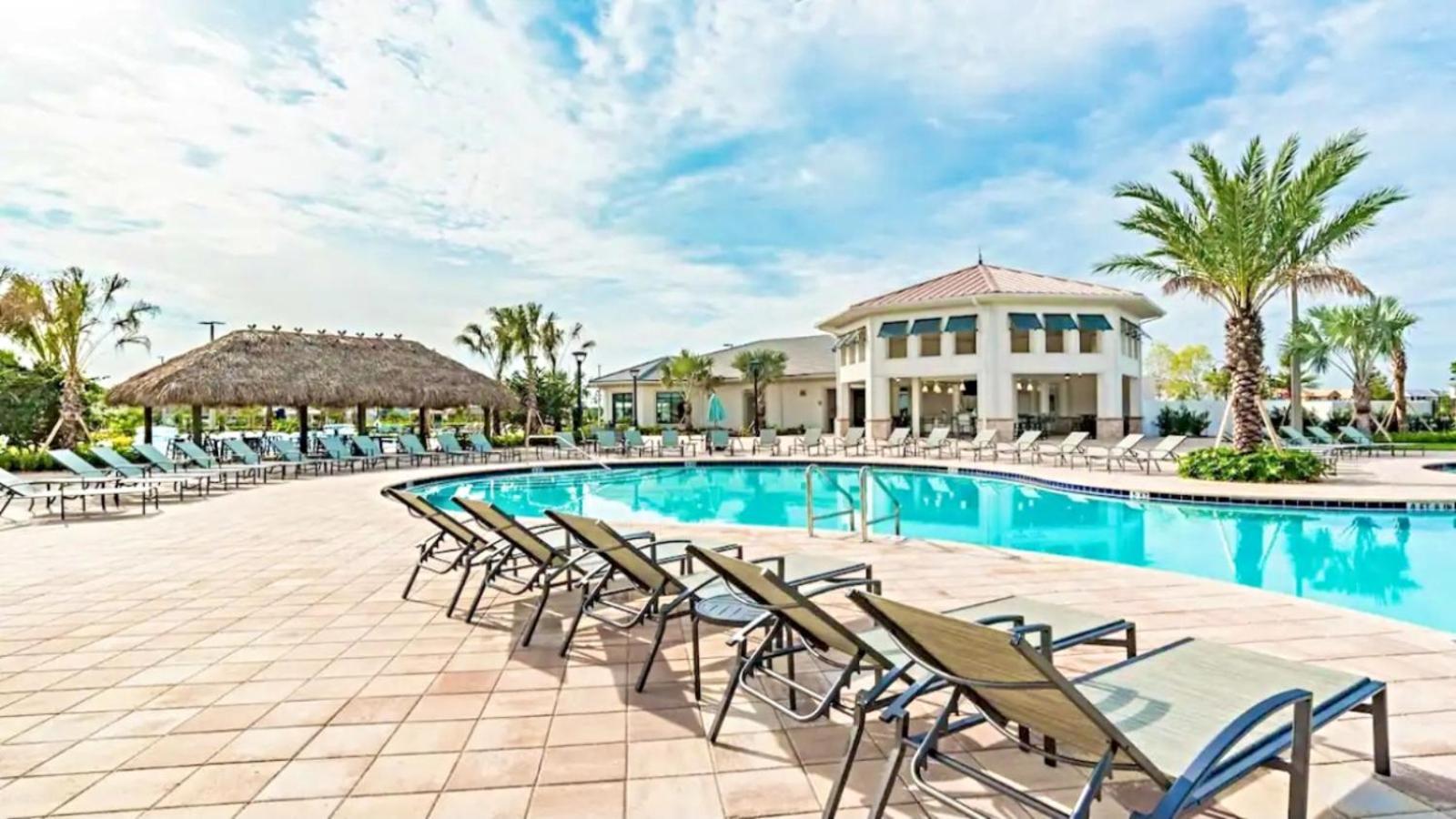 Disney Area, stunning lake view