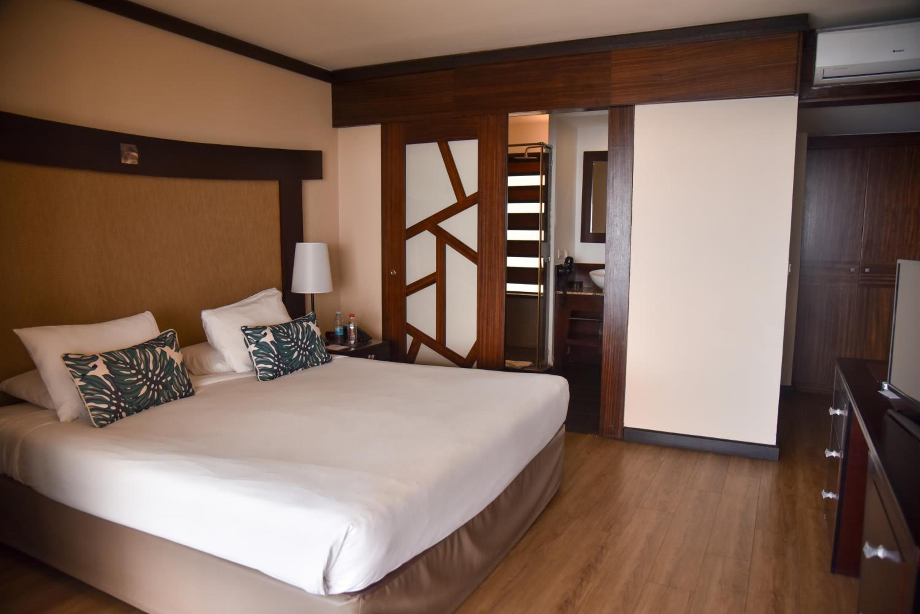 Tahiti Pearl Beach Resort photo 36 of 104