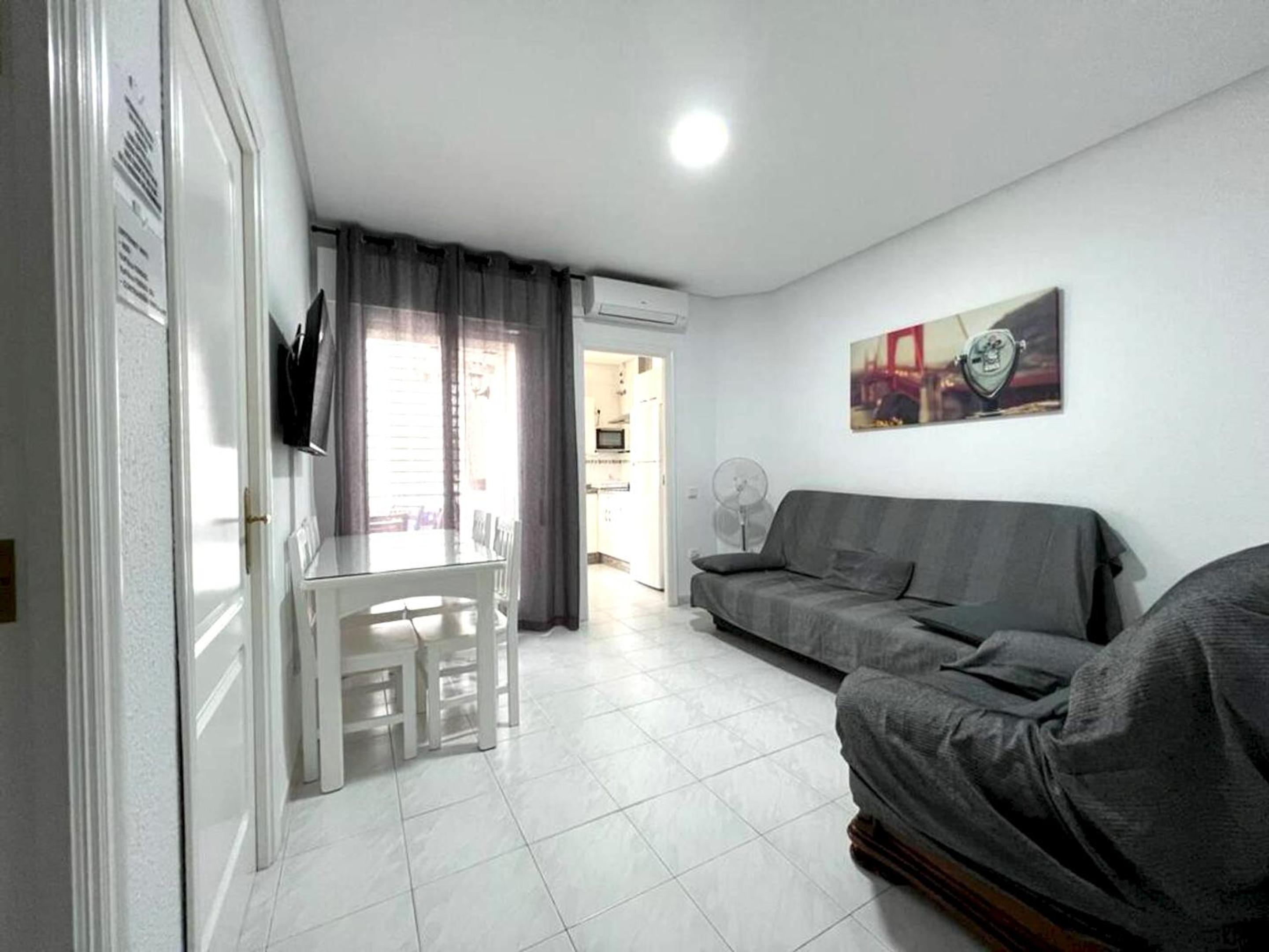 Spacious Apartment in Barbate with Air Conditioning and Comfort