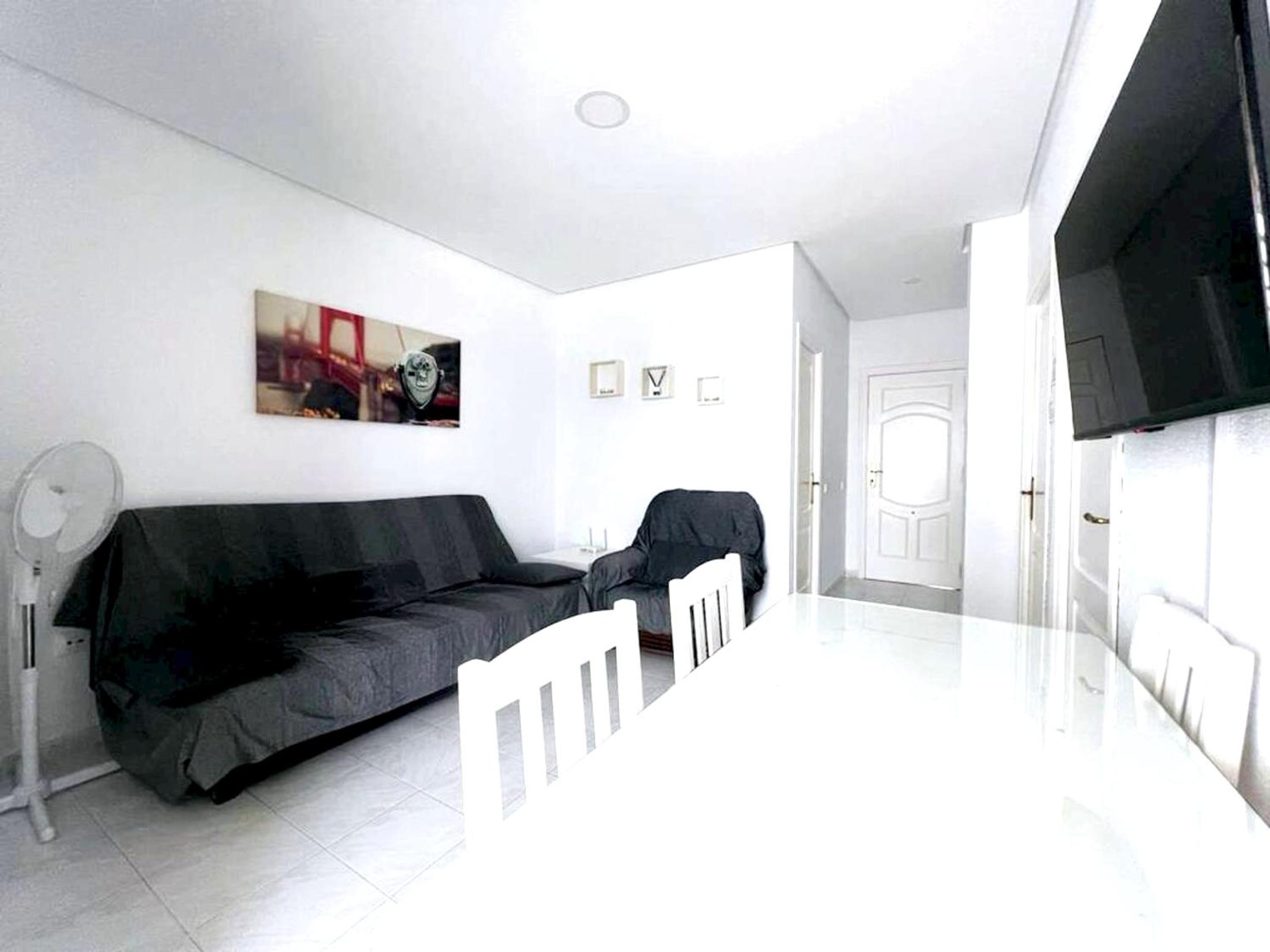 Spacious Apartment in Barbate with Air Conditioning and Comfort